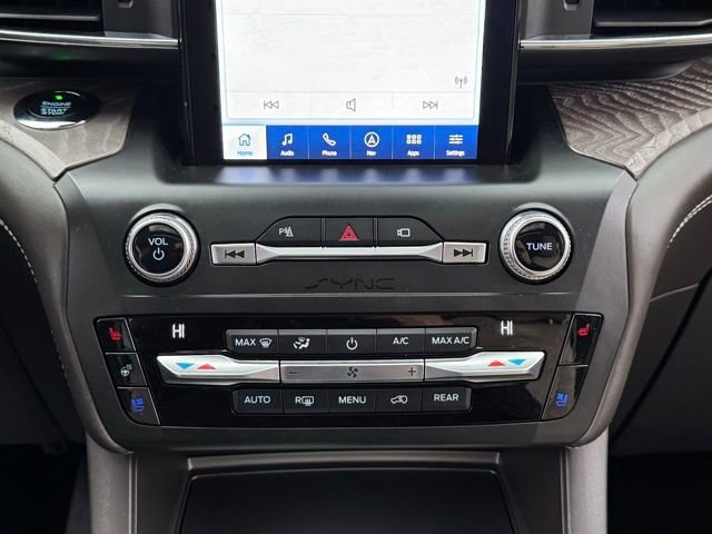 Certified 2020 Ford Explorer Platinum w/ Premium Technology Package AWD/4WD image 18