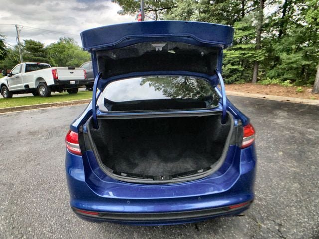 Certified 2018 Ford Fusion SE w/ Equipment Group 201A FWD image 22