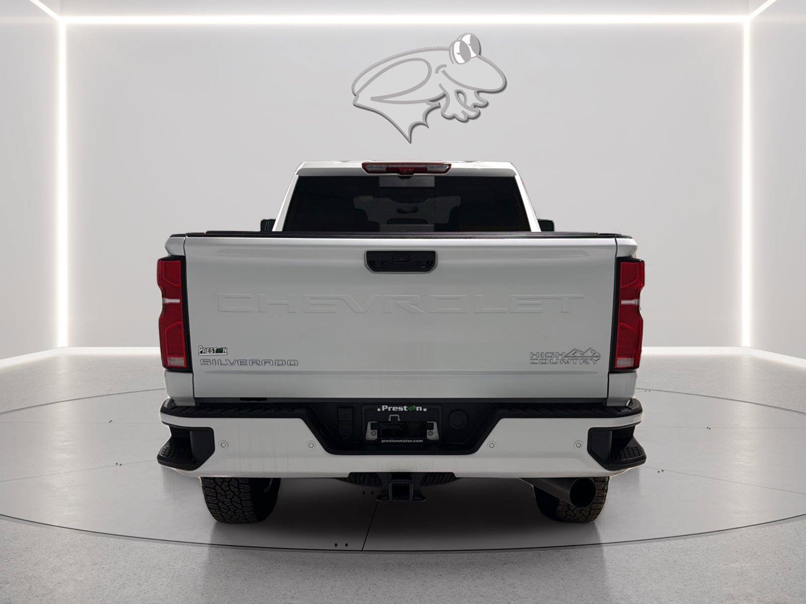 Used 2026 Chevrolet Silverado 2500 High Country w/ Technology Package AWD/4WD image 4