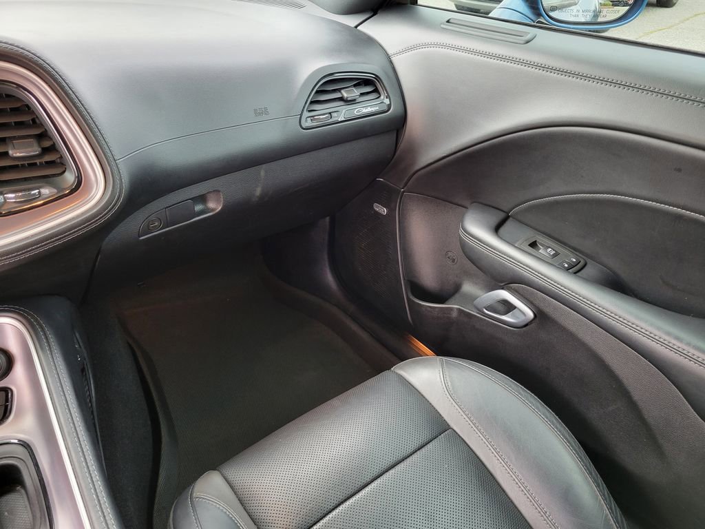 Used 2022 Dodge Challenger SXT w/ Plus Package image 16