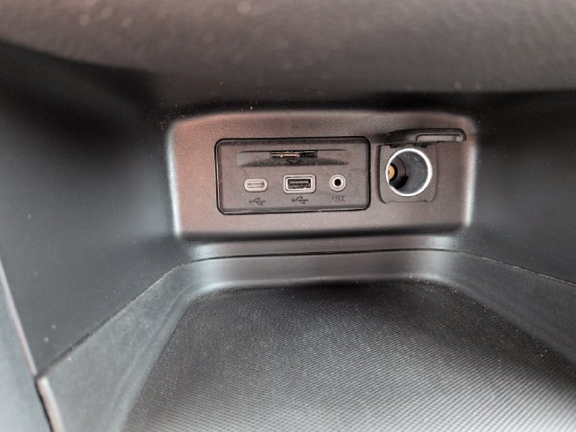 Used 2023 Chevrolet Equinox RS FWD image 43