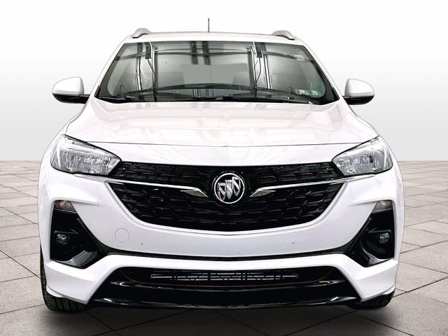 Used 2022 Buick Encore GX Select w/ Sport Touring Package FWD image 3
