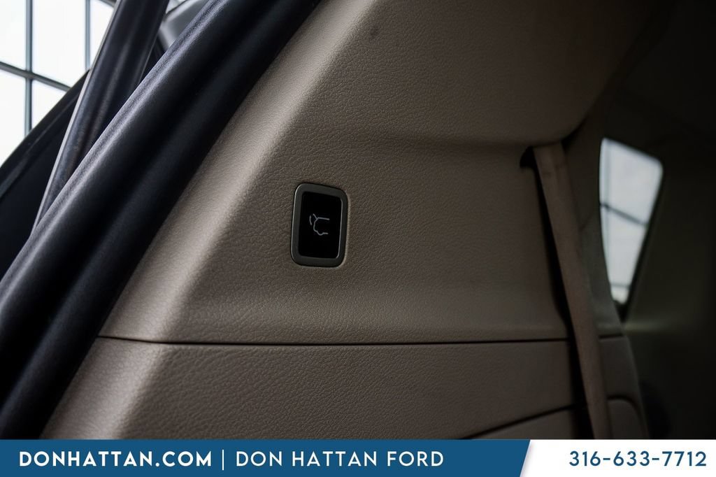 Used 2023 Chrysler Pacifica Touring-L FWD image 27