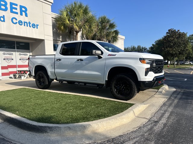 Used 2025 Chevrolet Silverado 1500 Custom Trail Boss AWD/4WD image 2