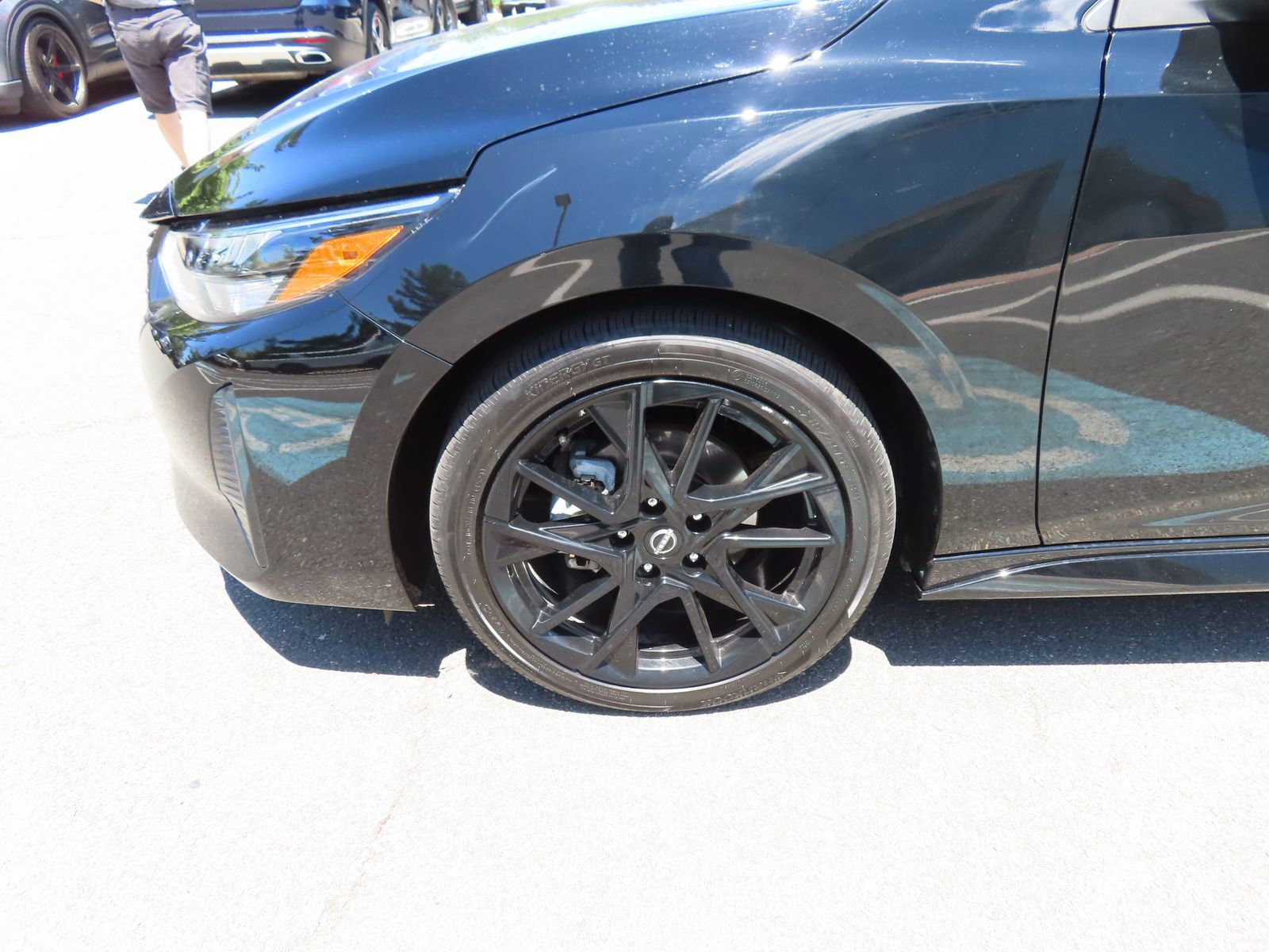 Used 2025 Nissan Sentra SR w/ Midnight Edition FWD image 11