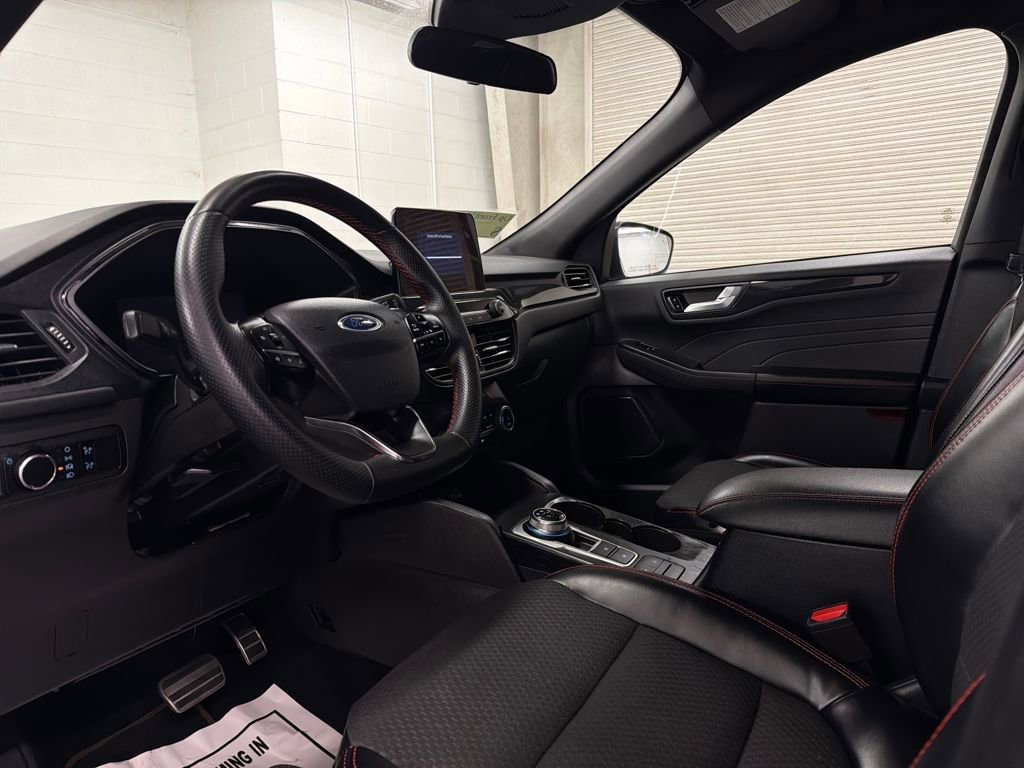 Certified 2023 Ford Escape ST-Line image 6