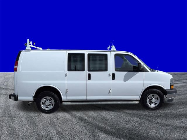 Used 2021 Chevrolet Express 2500 w/ Driver Convenience Package RWD image 3