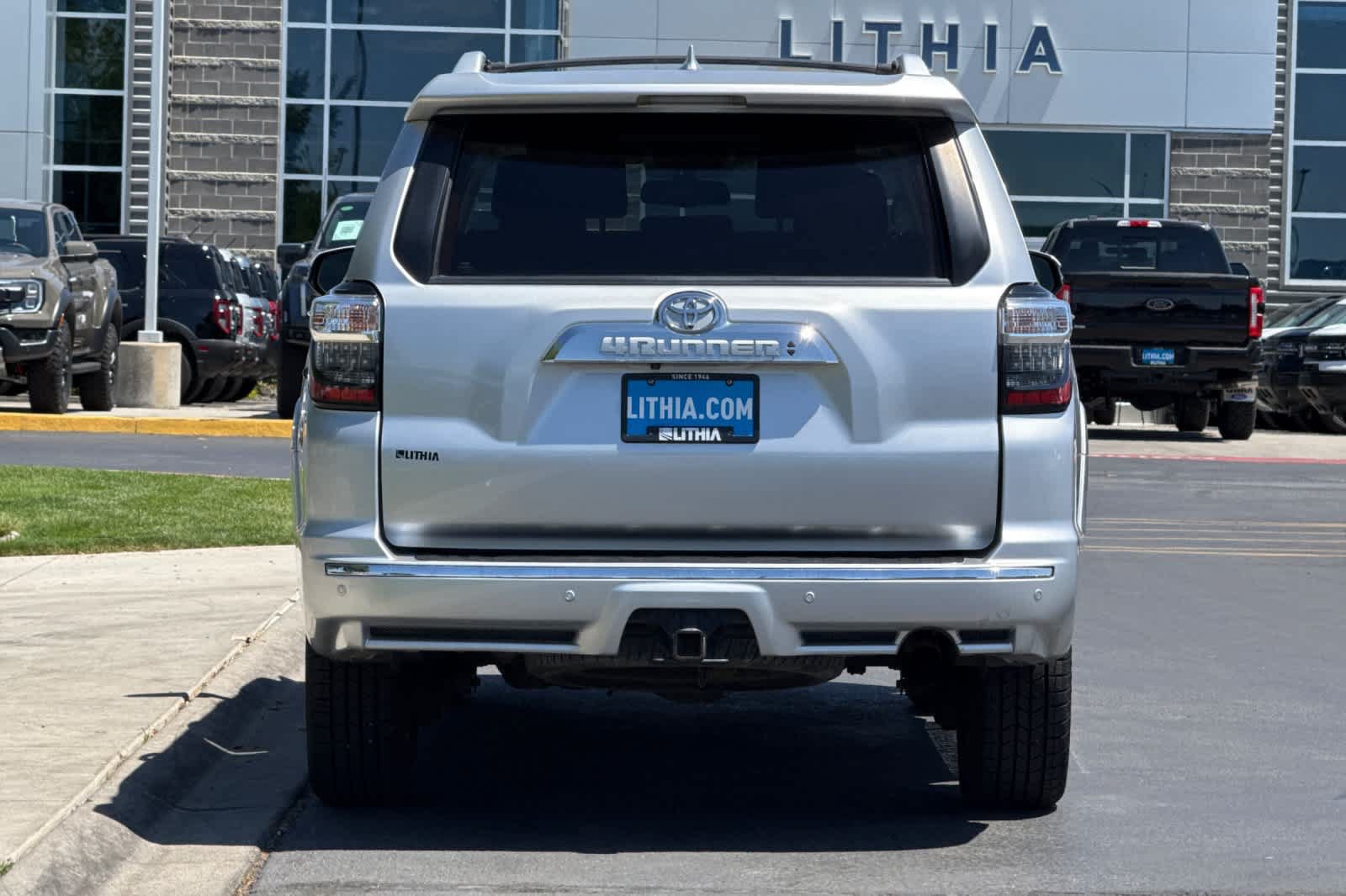 Used 2019 Toyota 4Runner Limited AWD/4WD image 7