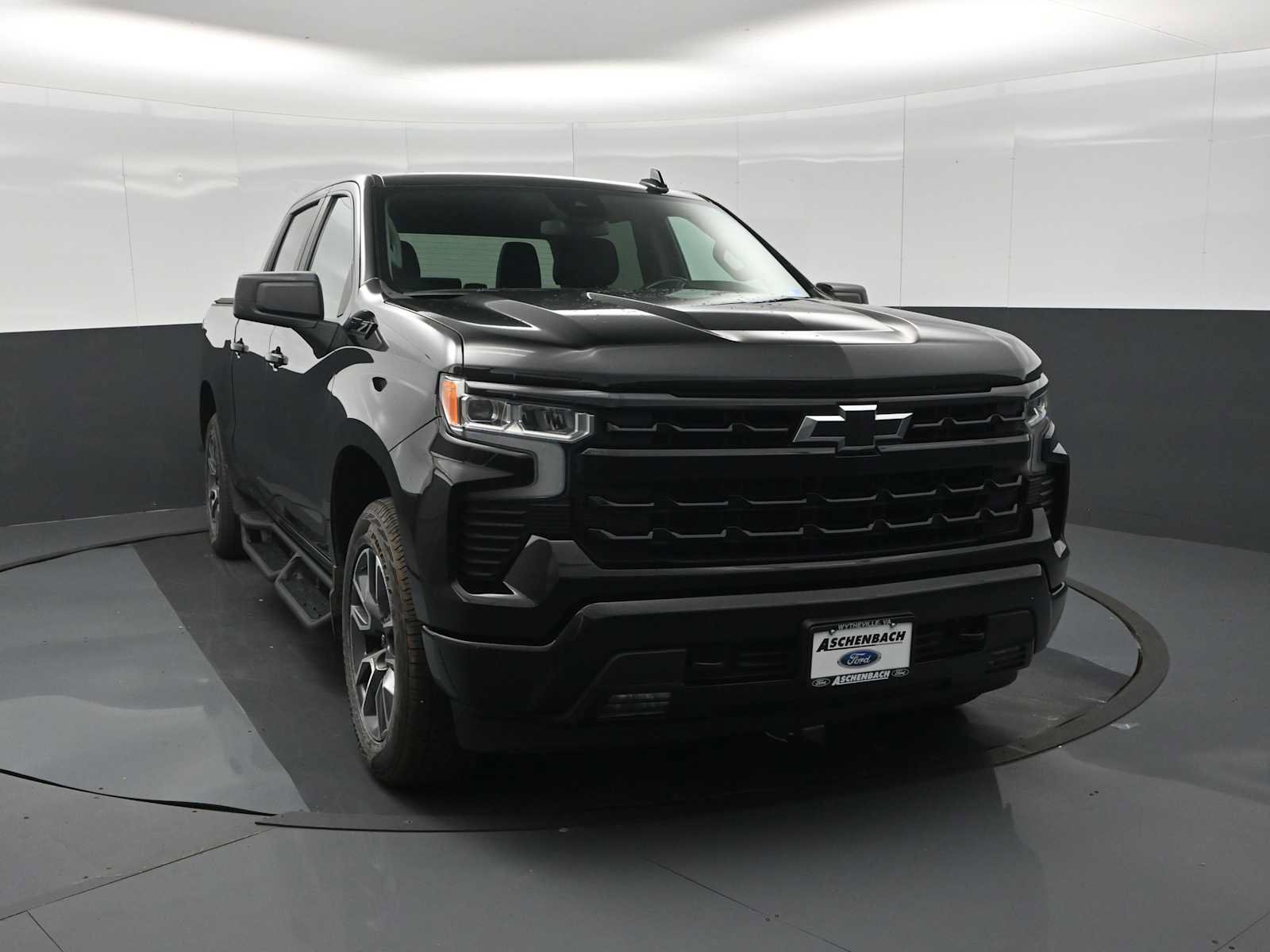 Used 2023 Chevrolet Silverado 1500 RST AWD/4WD image 3