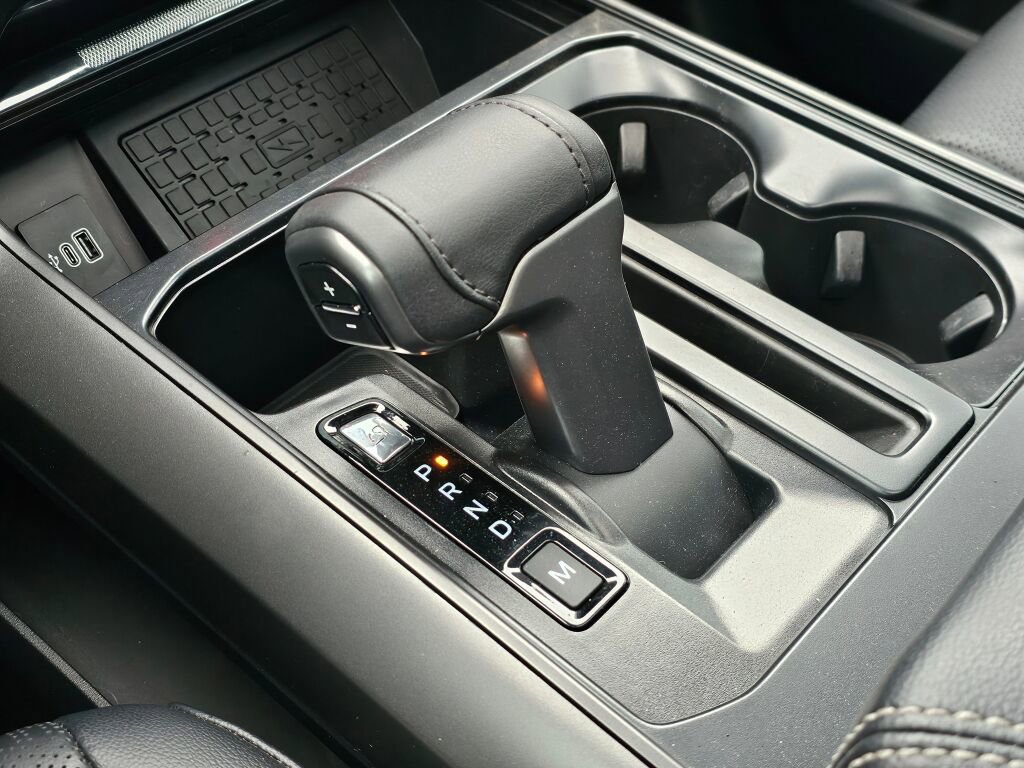 Certified 2025 Ford F150 Lariat w/ Equipment Group 502A High image 27