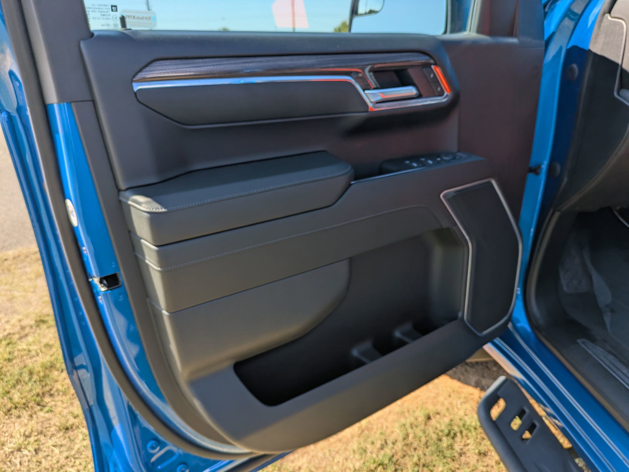 Used 2024 Chevrolet Silverado 1500 RST w/ Z71 Off-Road Package image 12