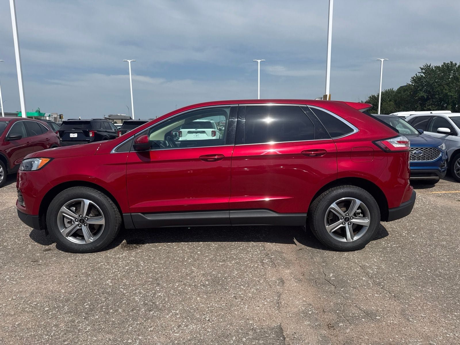 Certified 2023 Ford Edge SEL w/ Convenience Package AWD/4WD image 8