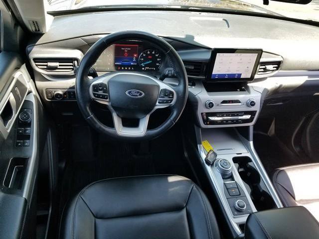 Certified 2023 Ford Explorer XLT w/ Equipment Group 202A AWD/4WD image 17