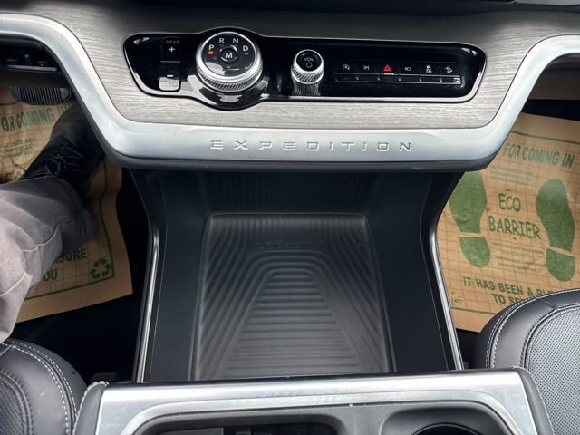 Certified 2025 Ford Expedition Max Platinum image 33