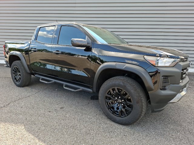 Used 2025 Chevrolet Colorado Trail Boss AWD/4WD image 1