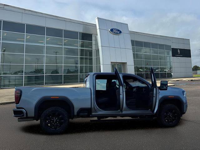 Used 2024 GMC Sierra 2500 AT4 w/ Technology Package image 9