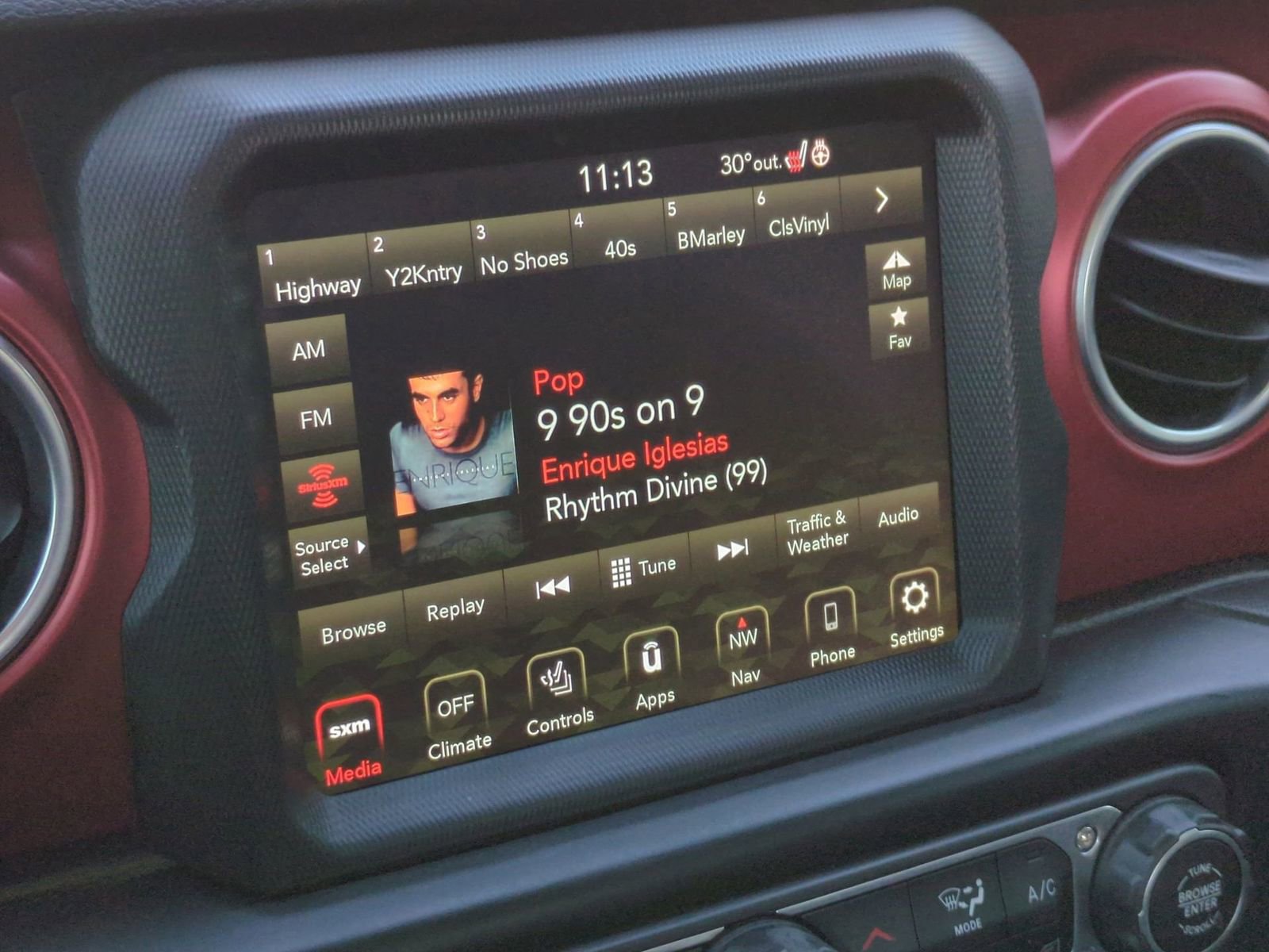 Used 2023 Jeep Gladiator Rubicon w/ Cold Weather Group image 32