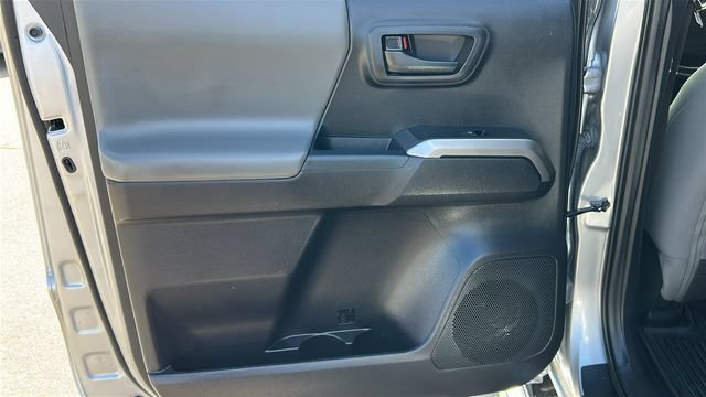 Used 2021 Toyota Tacoma SR5 RWD image 14