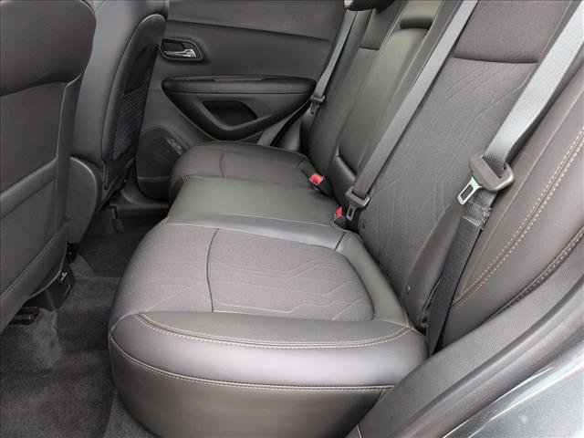 Used 2020 Chevrolet Trax LT w/ Sun & Sound Package image 18