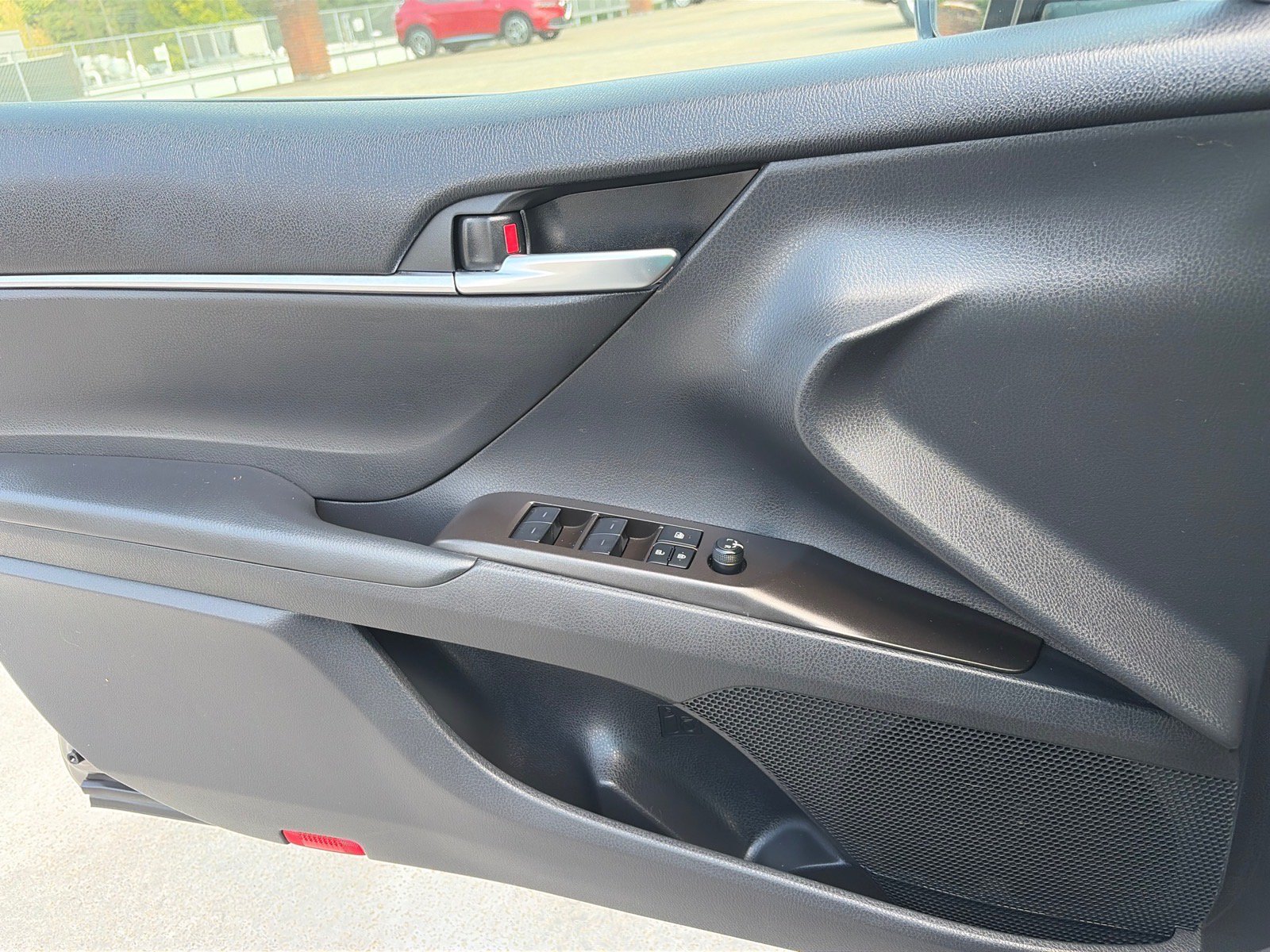 Used 2024 Toyota Camry SE FWD image 18