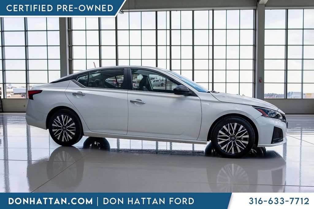 Used 2025 Nissan Altima 2.5 SV FWD image 31