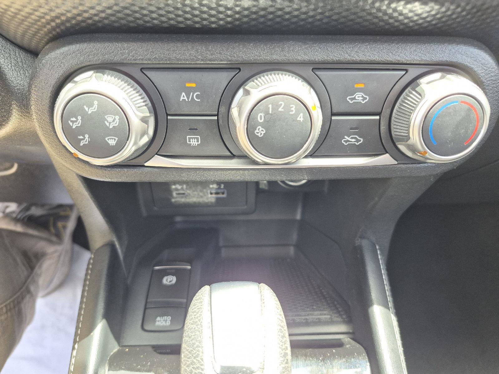 Used 2023 Nissan Kicks SV image 12