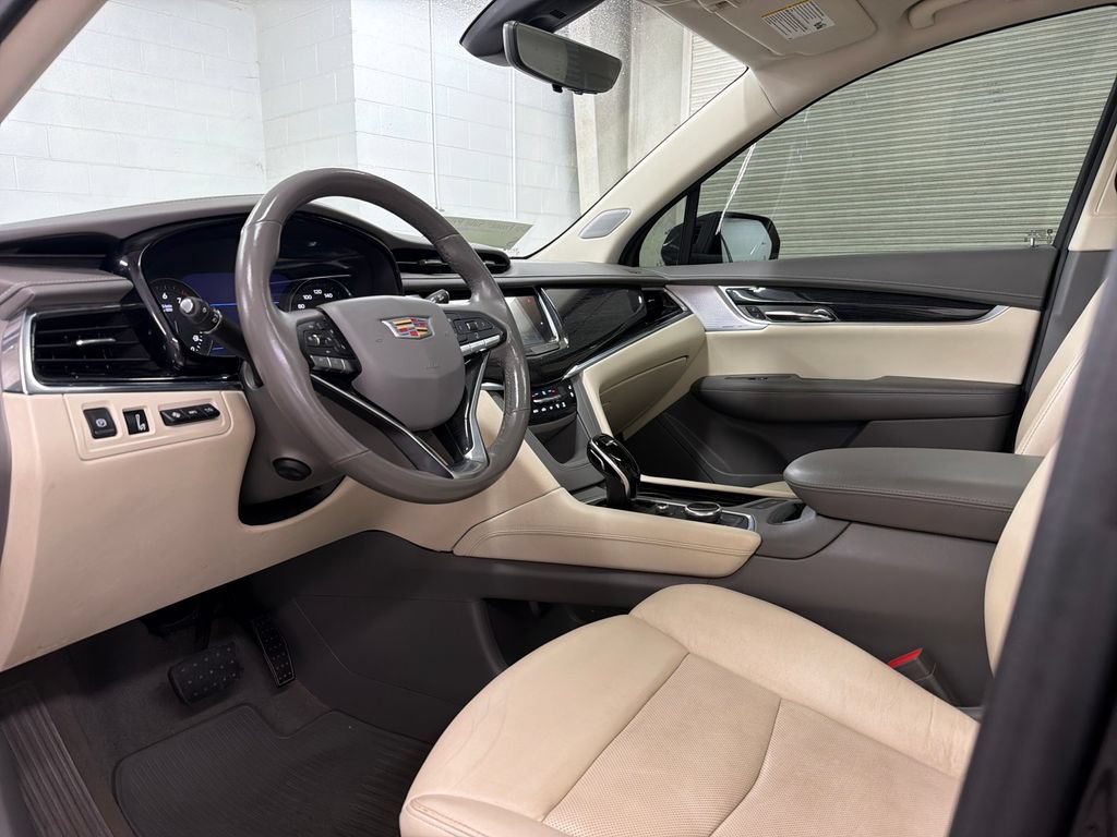 Used 2020 Cadillac XT6 Premium Luxury FWD image 7