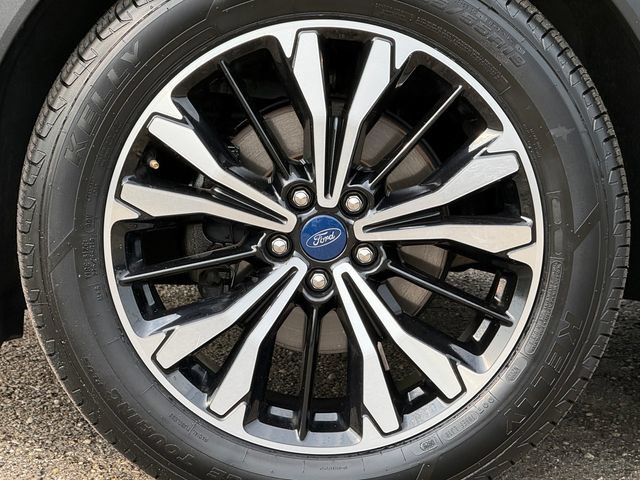 Certified 2022 Ford Escape SE w/ SE Sport Appearance Package AWD/4WD image 16