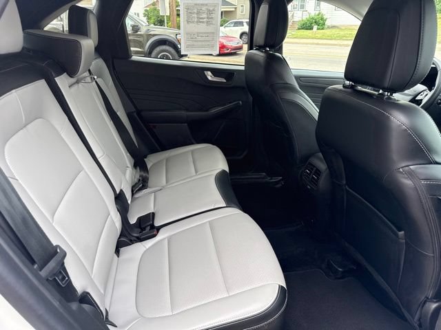 Certified 2023 Ford Escape Platinum AWD/4WD image 37