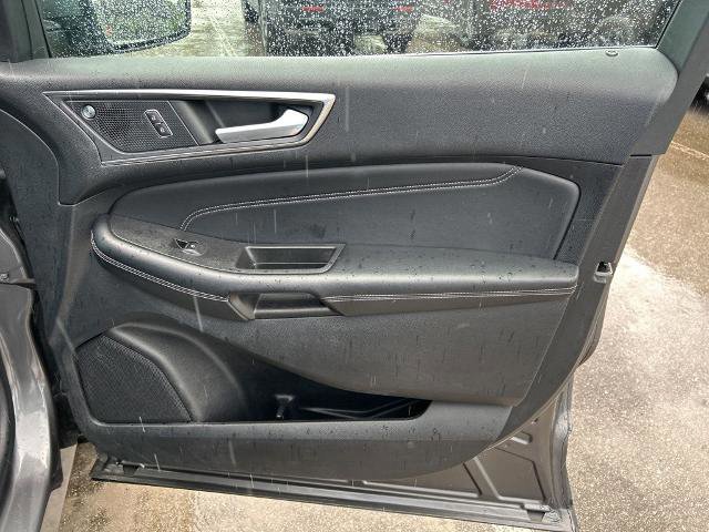 Certified 2022 Ford Edge Titanium image 35
