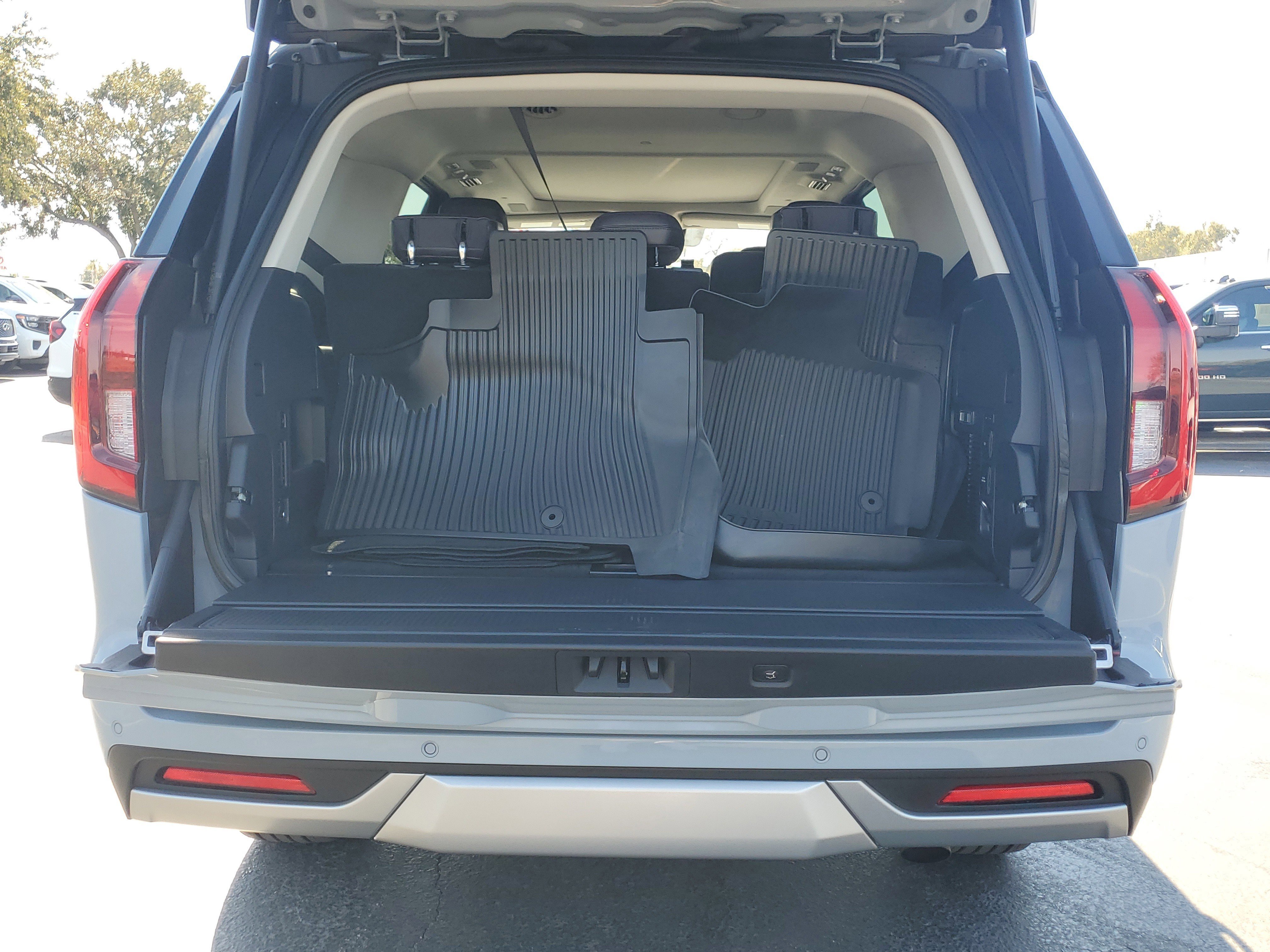 Certified 2025 Ford Expedition Platinum w/ Platinum Ultimate Package image 10