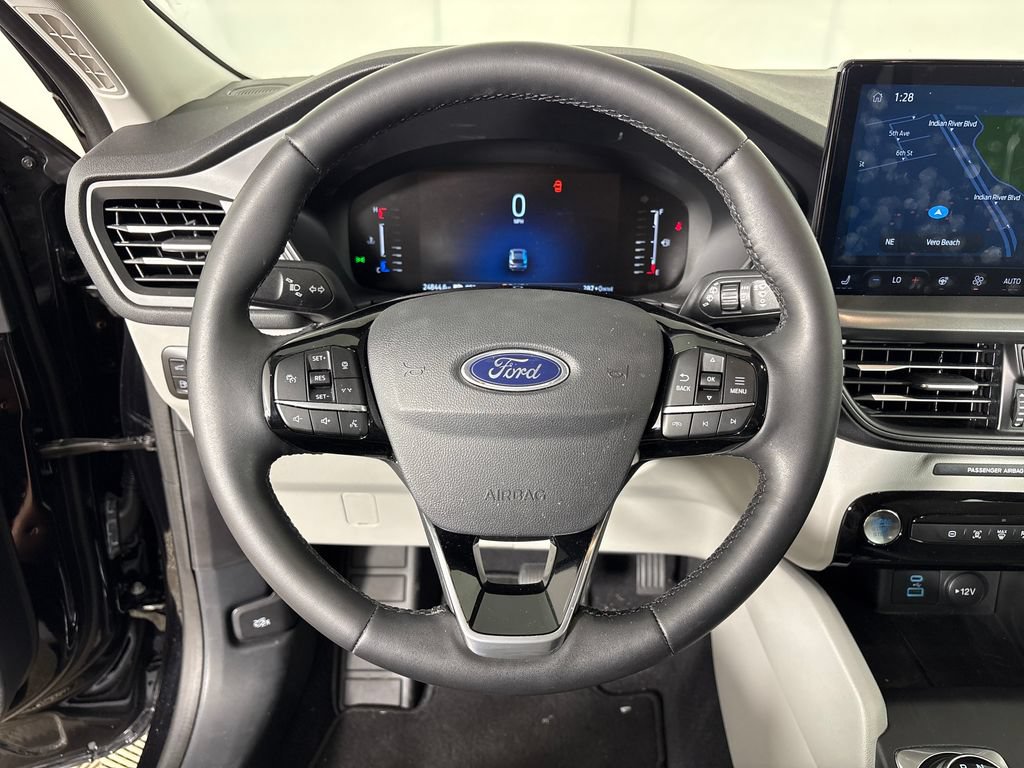 Certified 2023 Ford Escape SE FWD image 18