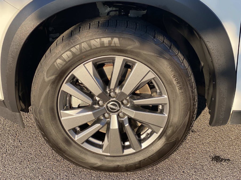 Used 2025 Nissan Pathfinder SV AWD/4WD image 13