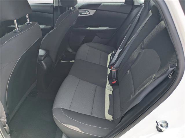 Used 2024 Kia Forte LXS w/ LXS Technology Package FWD image 17