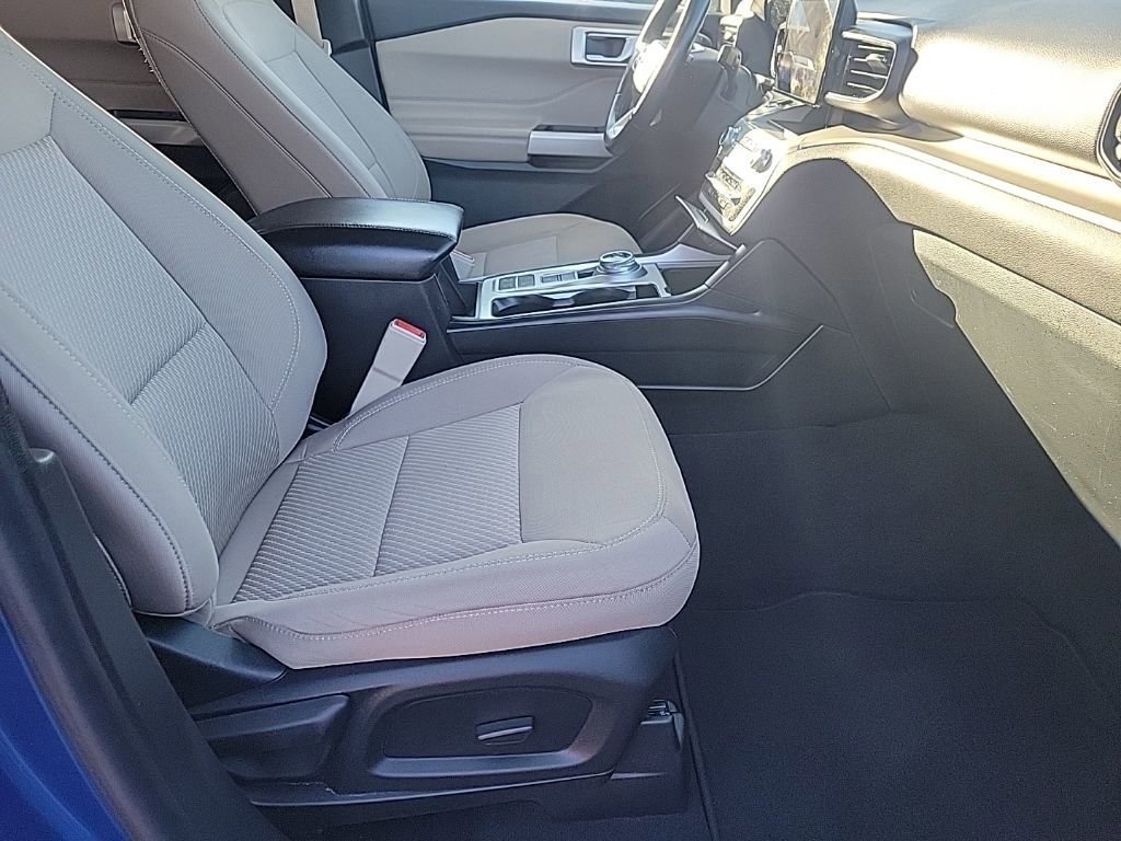 Certified 2023 Ford Explorer XLT w/ Class IV Trailer Tow Package image 15