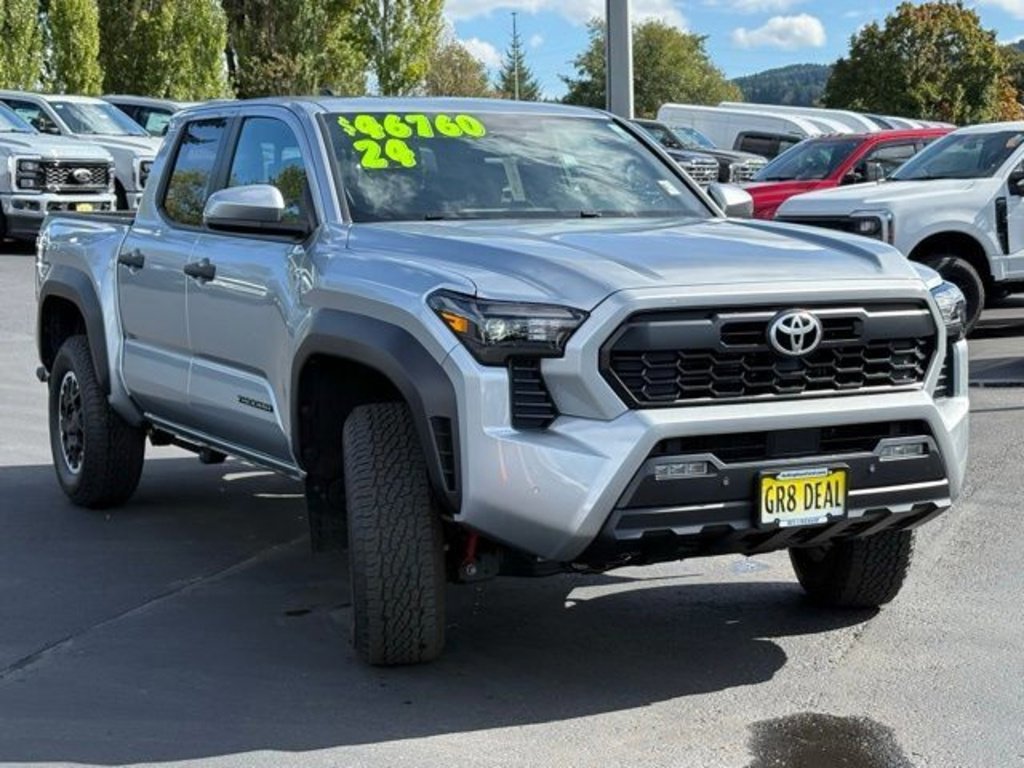 Used 2024 Toyota Tacoma 4x4 Double Cab image 2