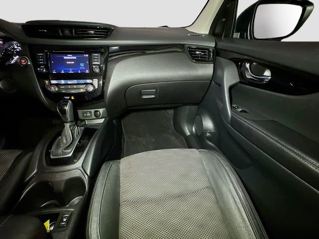 Used 2021 Nissan Rogue Sport SV w/ Technology Package image 32