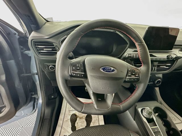 Certified 2023 Ford Escape ST-Line Select AWD/4WD image 17