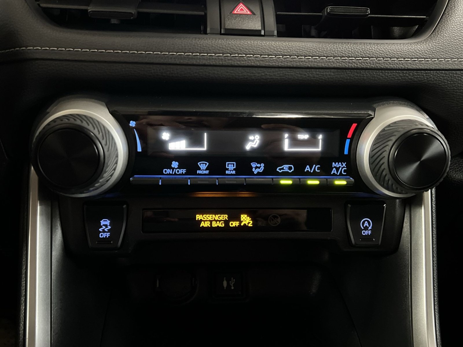 Used 2019 Toyota RAV4 LE w/ All Weather Liner Package AWD/4WD image 20