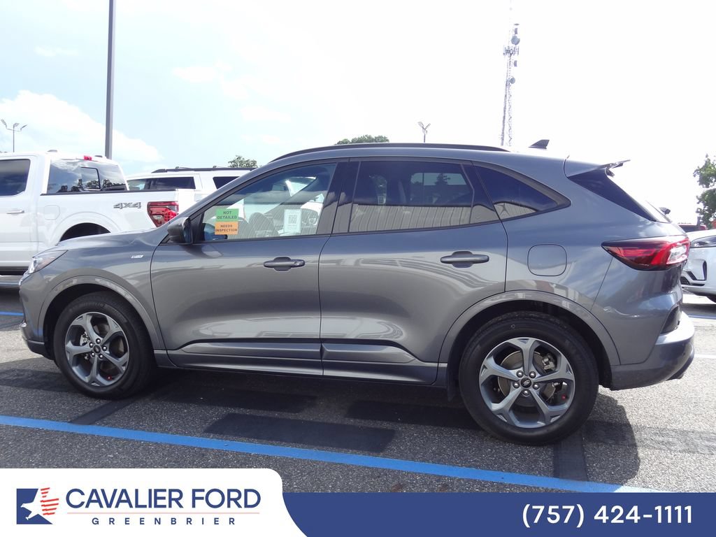 Certified 2023 Ford Escape ST-Line w/ Tech Pack #1 AWD/4WD image 4