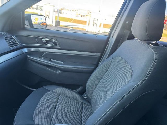 Certified 2019 Ford Explorer XLT w/ Equipment Group 201A FWD image 16