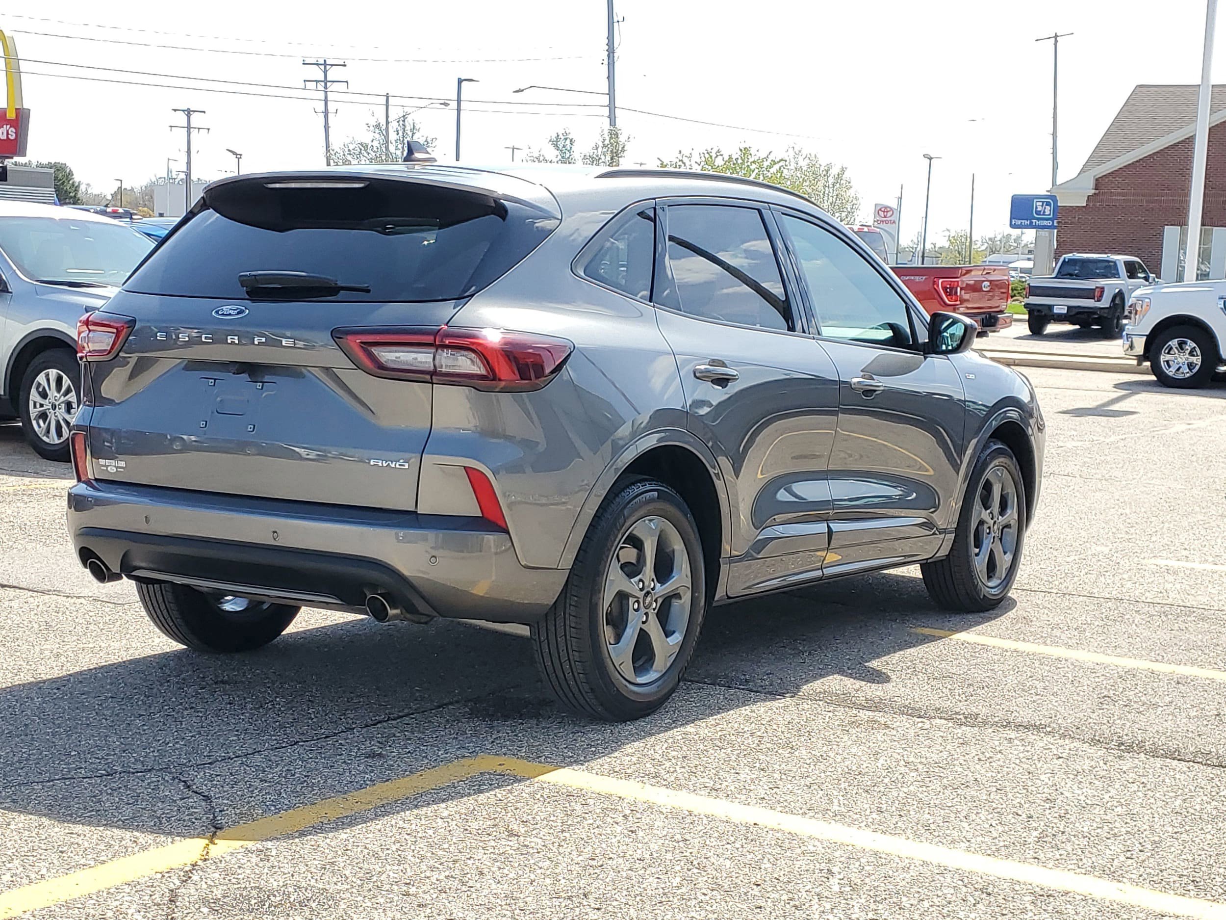 Certified 2023 Ford Escape ST-Line w/ Tech Pack #1 AWD/4WD image 4
