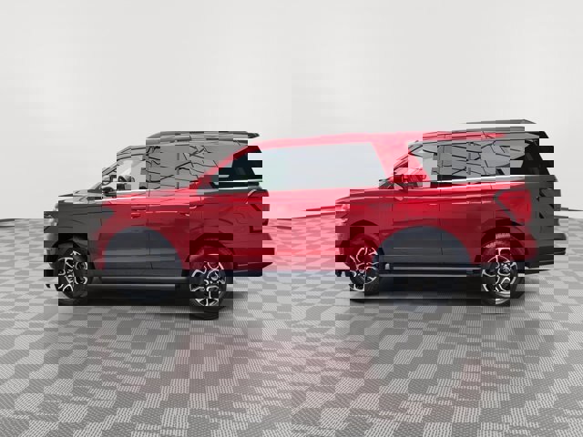 Certified 2022 Ford Expedition XLT image 2