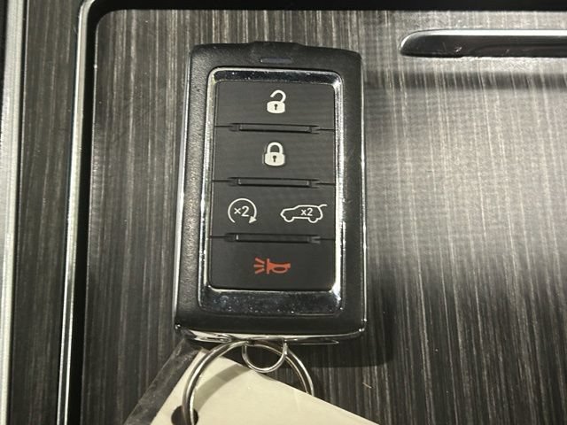 Used 2023 Jeep Wagoneer L Series II AWD/4WD image 28