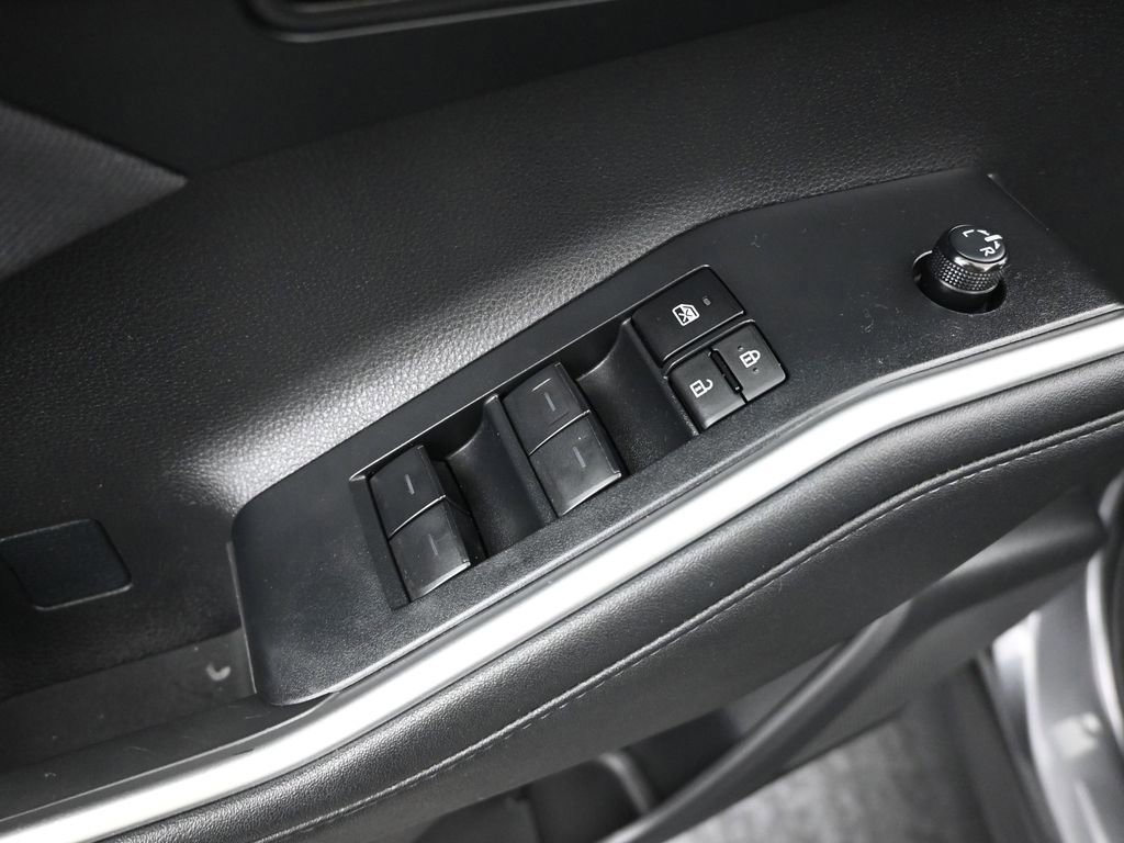 Used 2024 Toyota Highlander LE image 36