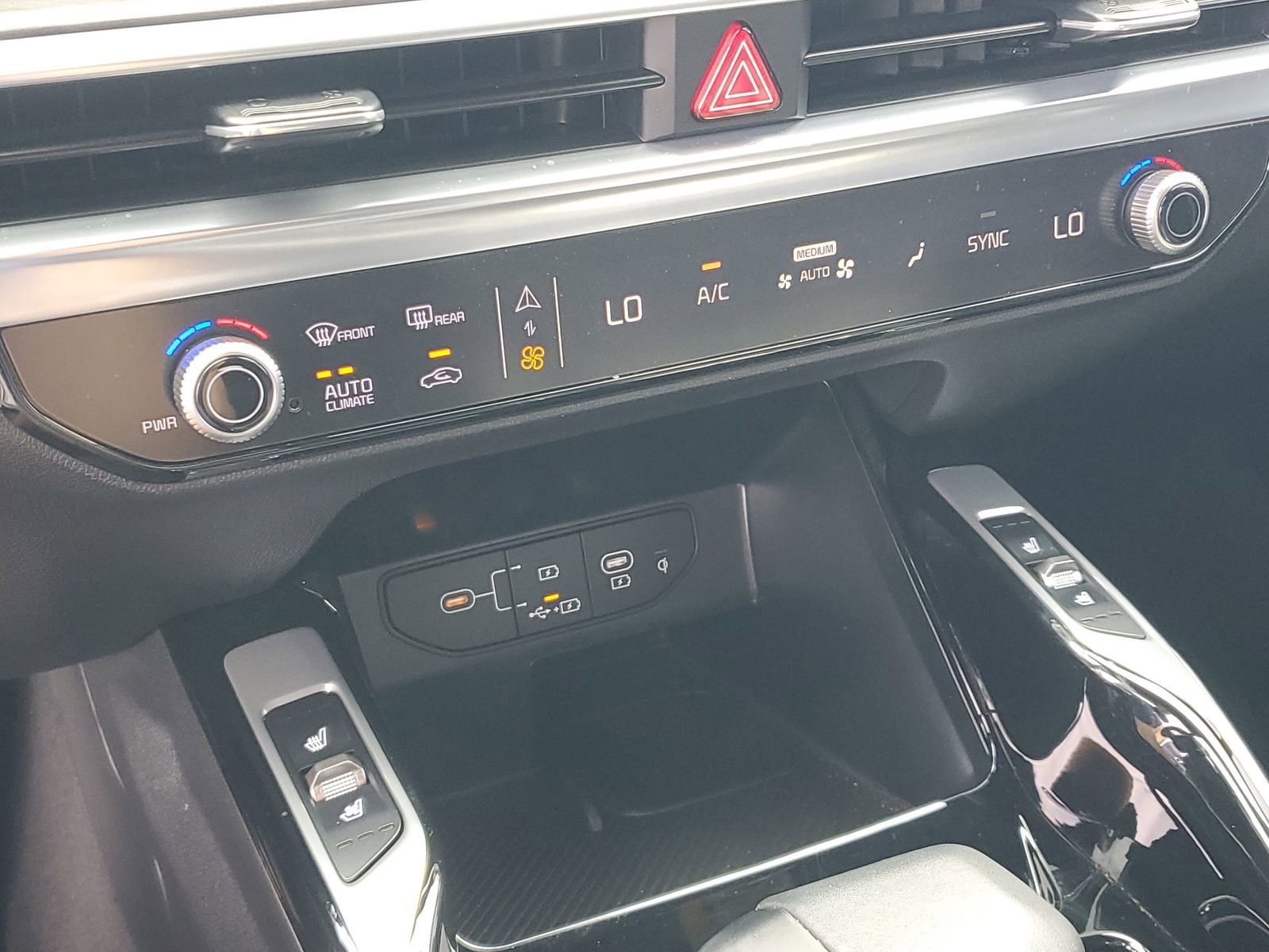 Used 2025 Kia Sorento SX Prestige AWD/4WD image 28