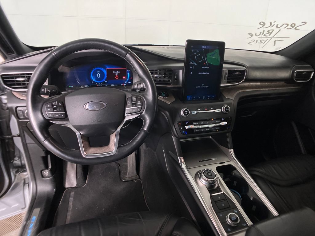 Certified 2020 Ford Explorer Platinum w/ Premium Technology Package image 7