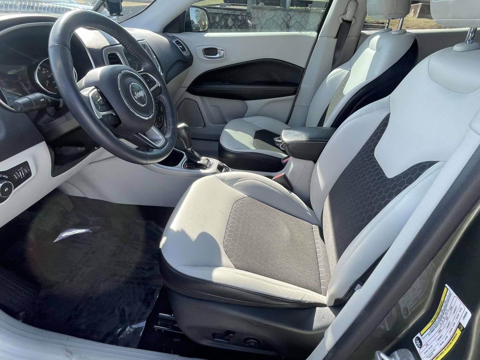 Used 2018 Jeep Compass Latitude w/ Popular Equipment Group image 14