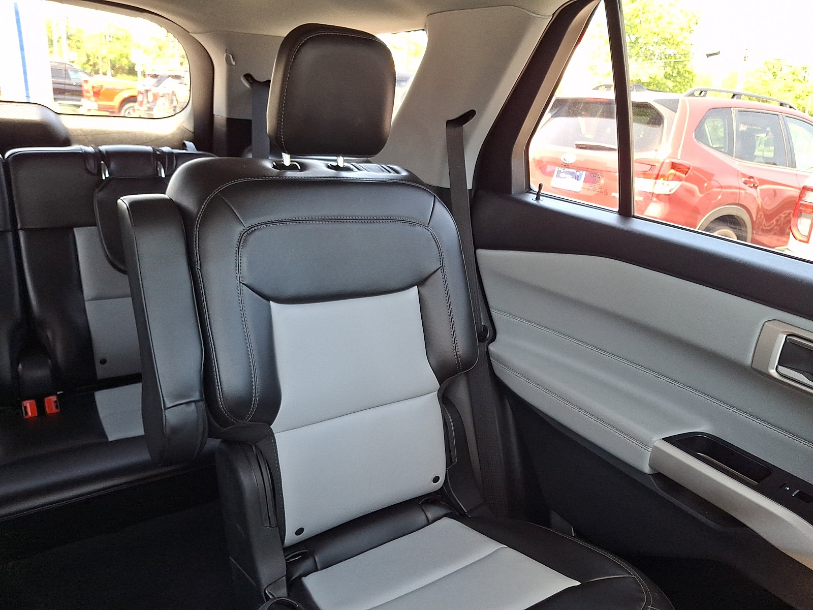 Certified 2023 Ford Explorer XLT w/ Equipment Group 202A AWD/4WD image 20