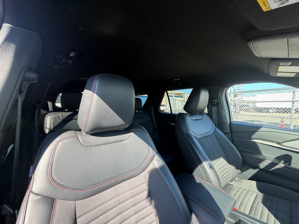 Certified 2025 Ford Explorer ST-Line w/ ST-Line Street Pack AWD/4WD image 28